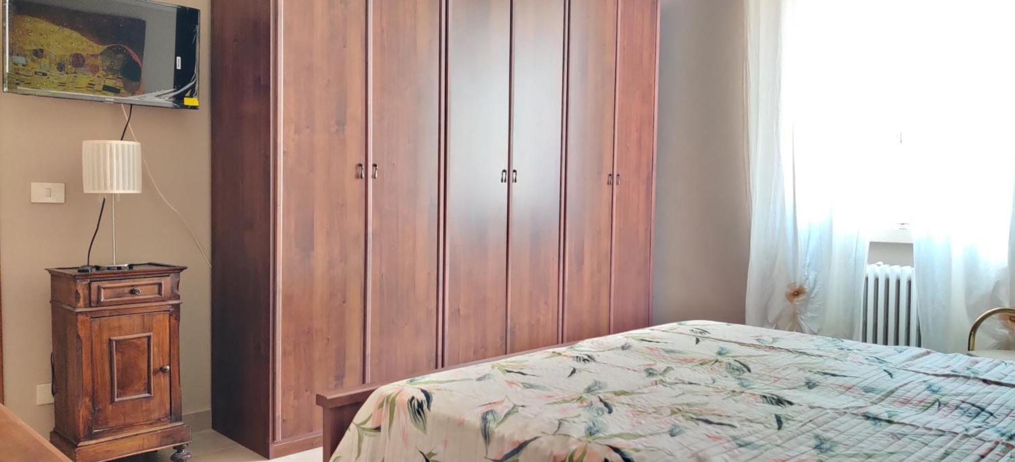 "Casa Sofia" Appartamento Raffalda Zona Clinica 피아첸차 외부 사진